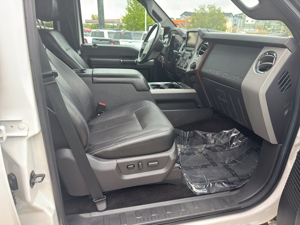 Used 2015 White Ford Lariat image 10