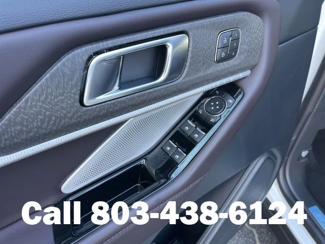 New 2026 Star White Metallic Tri-Coat Ford Platinum™ image 8