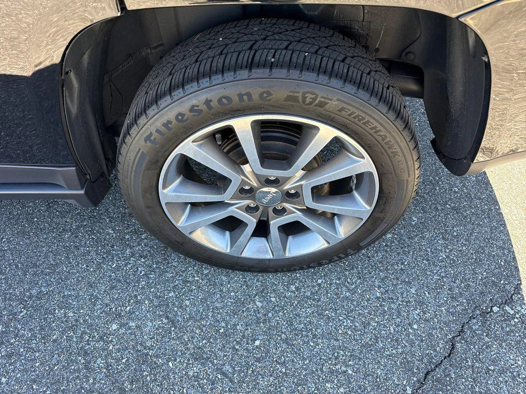 Used 2017 Black Clearcoat Jeep Sport SE FWD *Ltd Avail* image 8