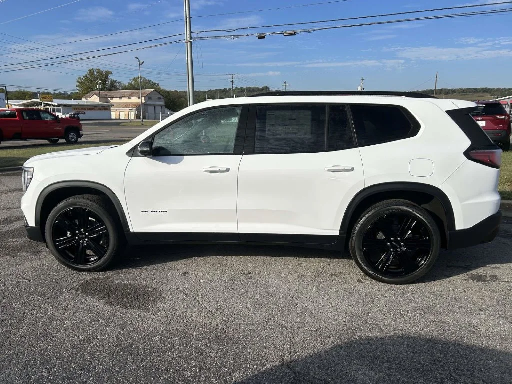 New 2027 Summit White GMC Elevation image 7