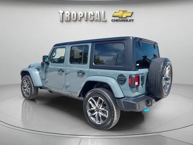 Used 2024 Gray Jeep Sport S image 3