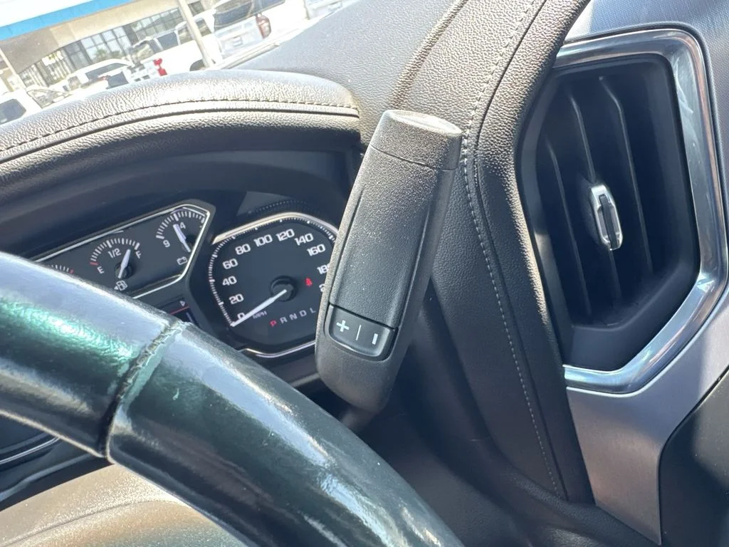 Used 2022 Silver GMC SLT image 16