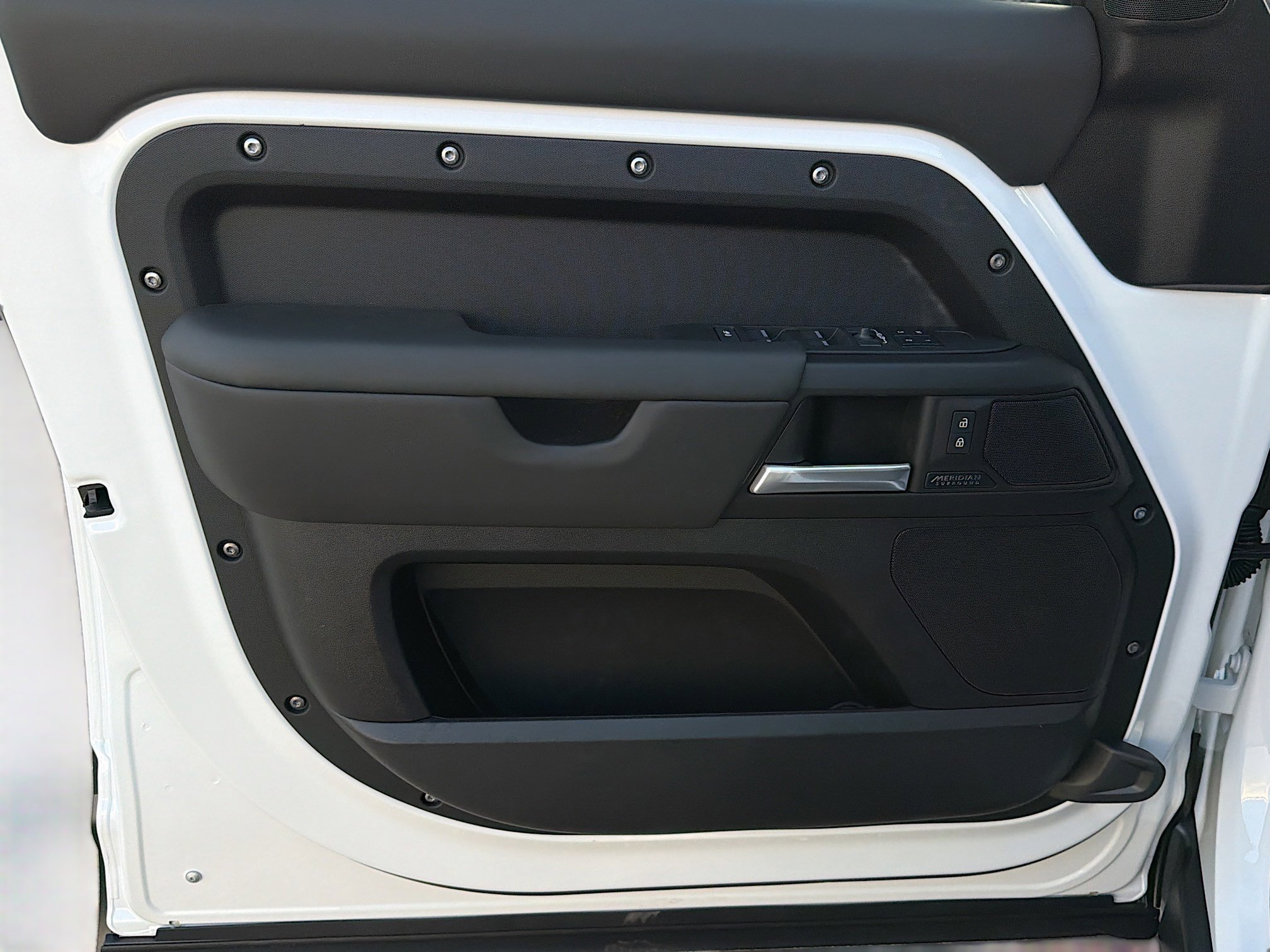 New 2026 Fuji White Land Rover X-Dynamic SE image 21