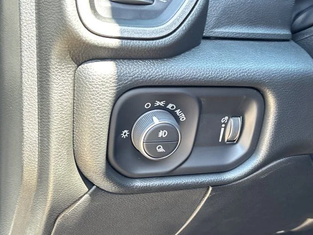 New 2026 Silver Ram Tradesman image 18