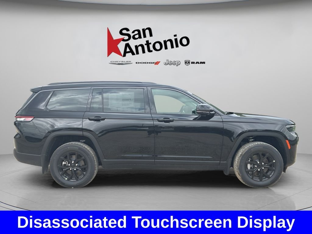 New 2026 Diamond Black Crystal Pearl-Coat Exterior Paint Jeep Altitude image 10