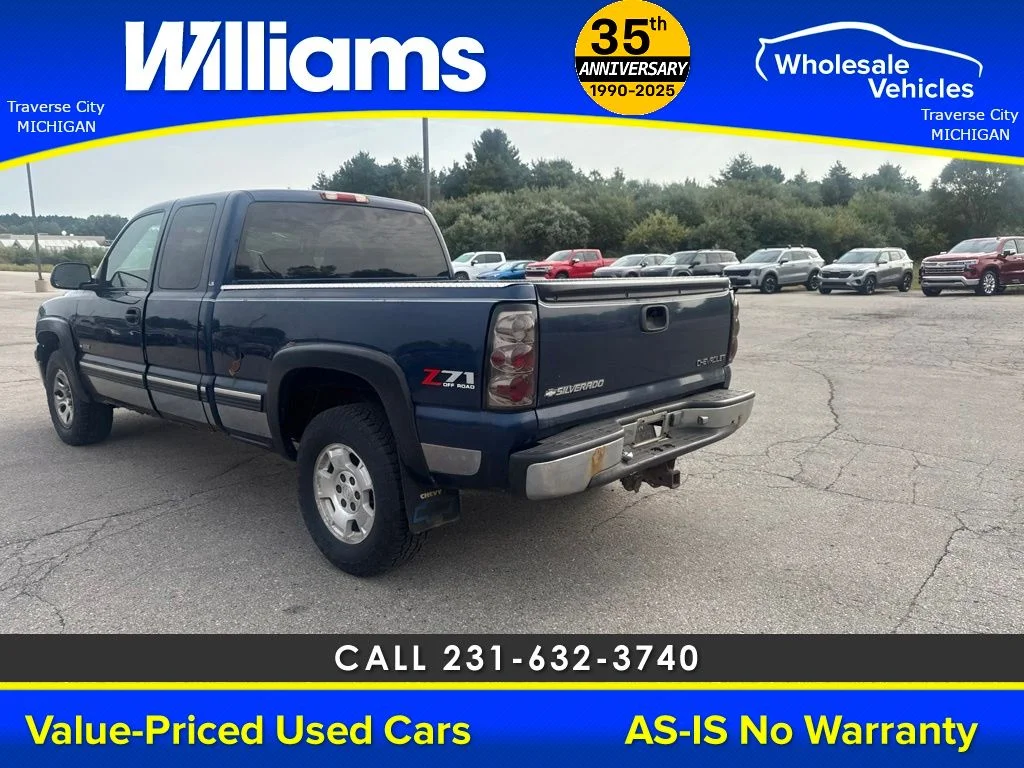 Used 2000 Indigo Blue Metallic Chevrolet LS image 19