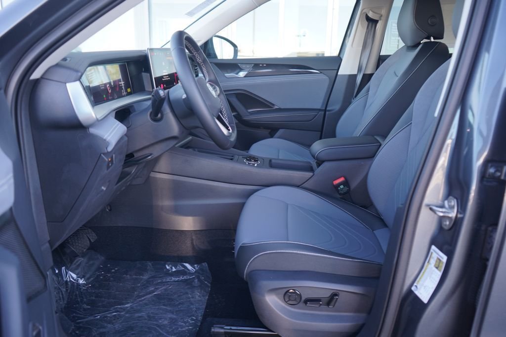 2025 Volkswagen Tiguan SE - Photo 6