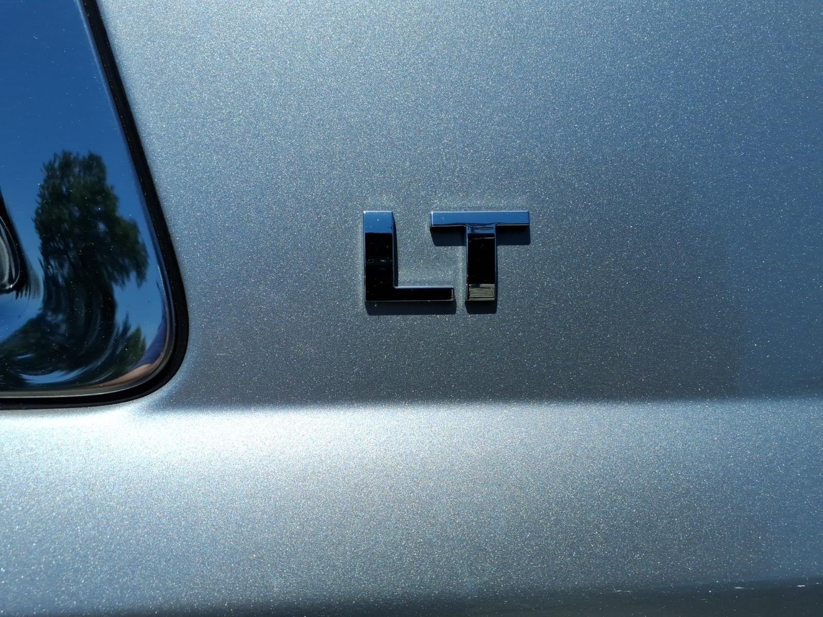 Used 2016 Silver Ice Metallic Chevrolet LT image 11