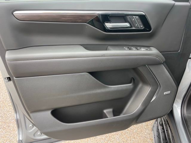 New 2026 Sterling Gray Metallic Chevrolet Premier image 21