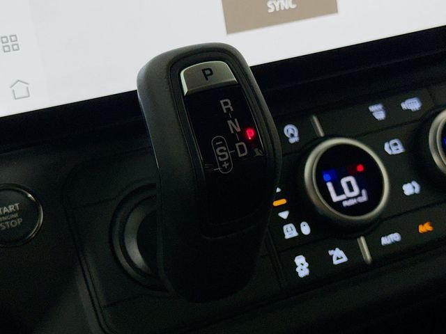 2026 Land Rover Defender X-Dynamic SE - Photo 19