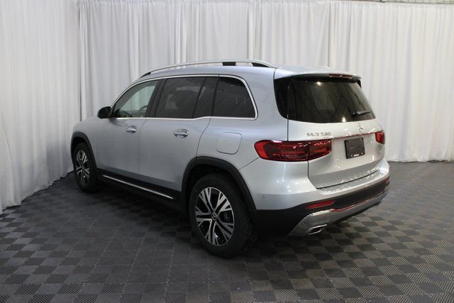 New 2026 Cirrus Silver Metallic Mercedes-Benz GLB 250 image 4