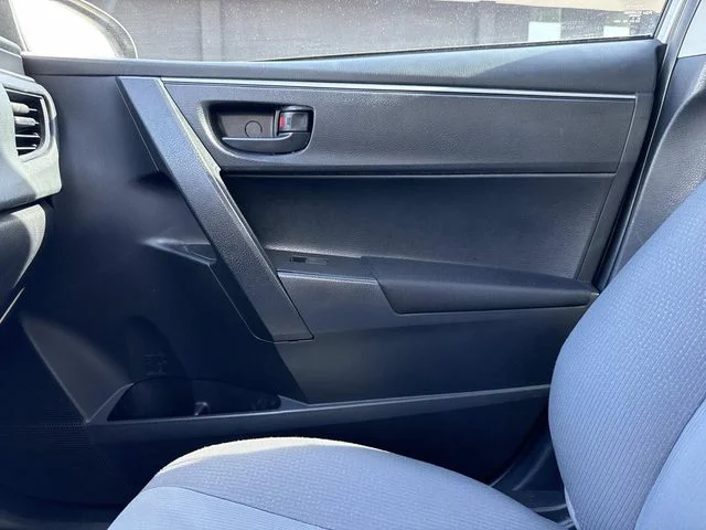 Used 2014 Silver Toyota L image 27