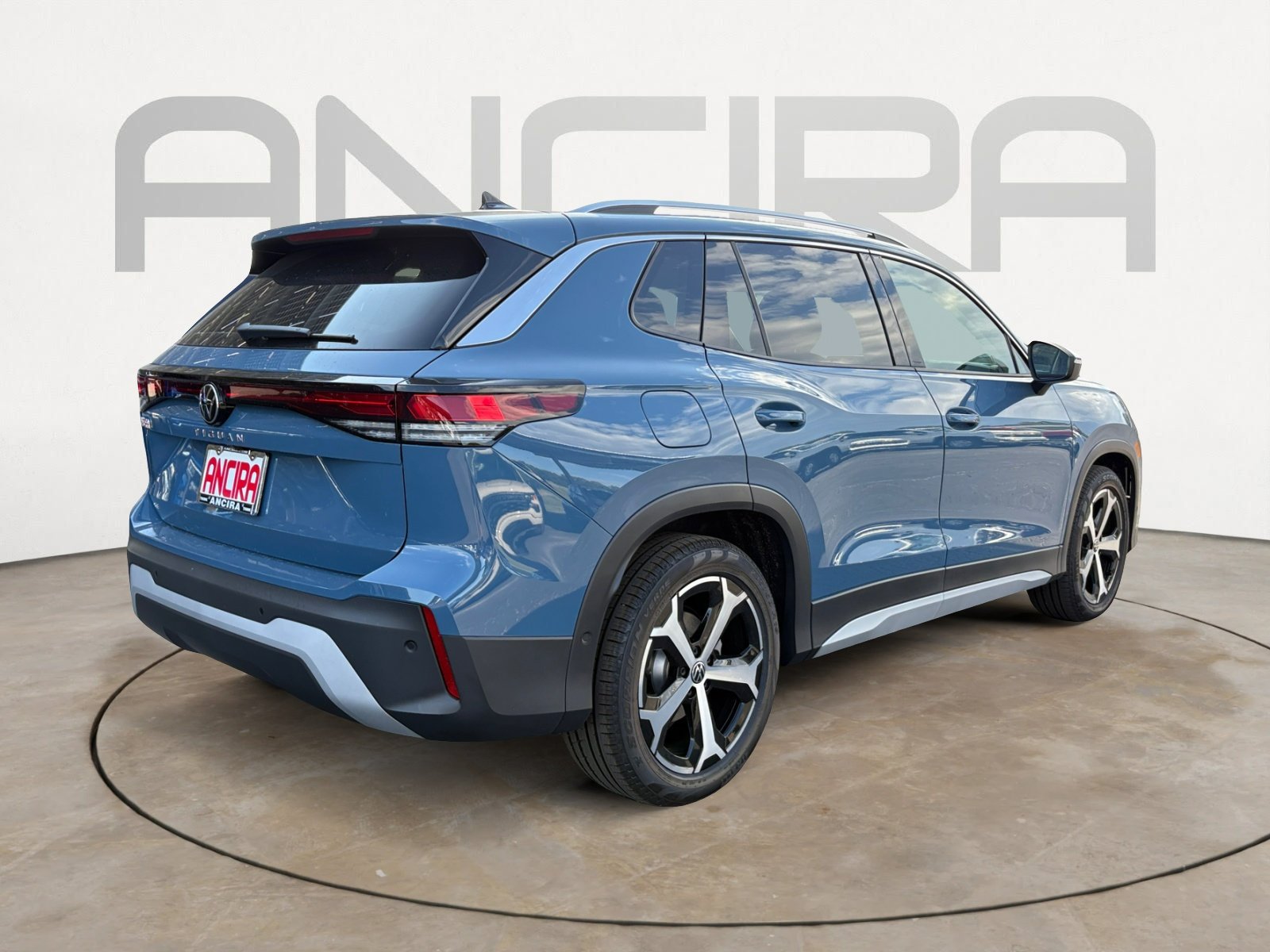 2026 Volkswagen Tiguan SE - Photo 8