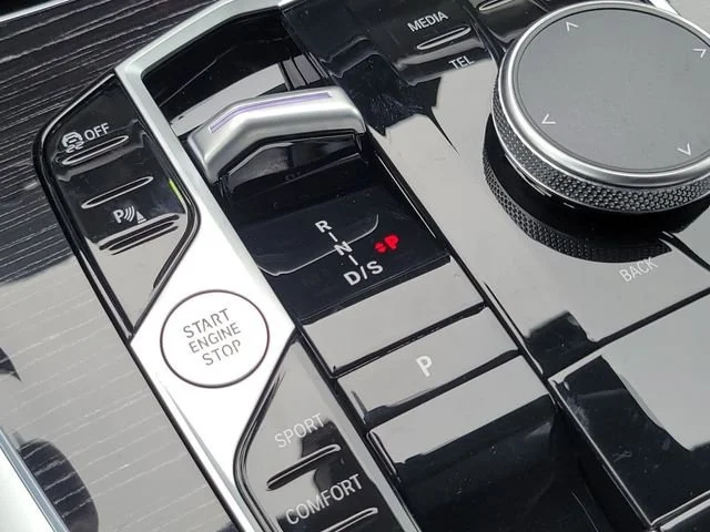 New 2027 Carbon Black Metallic BMW xDrive40i image 29
