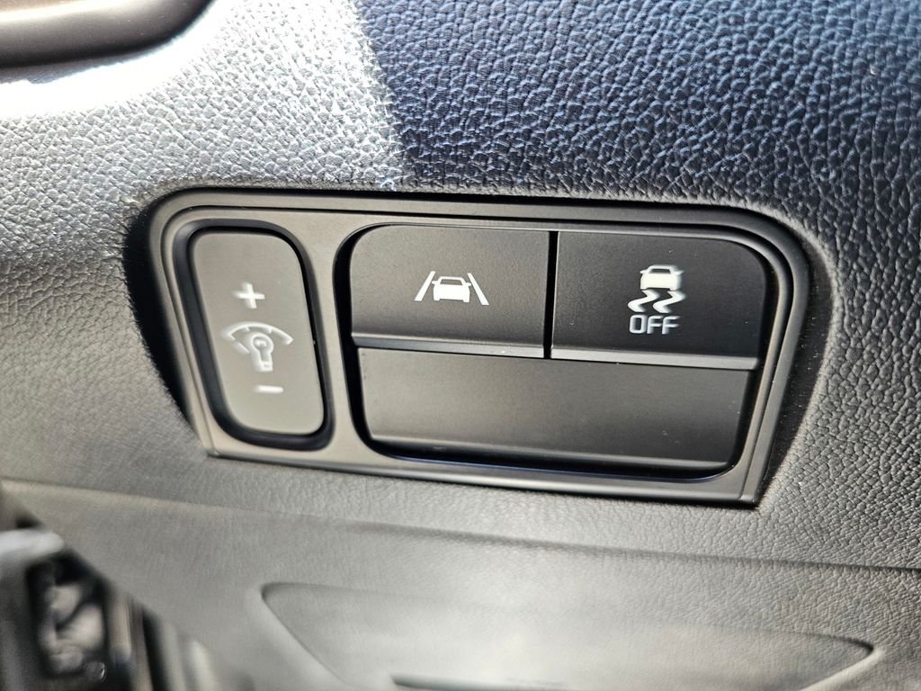 Used 2021 Black Kia S image 25