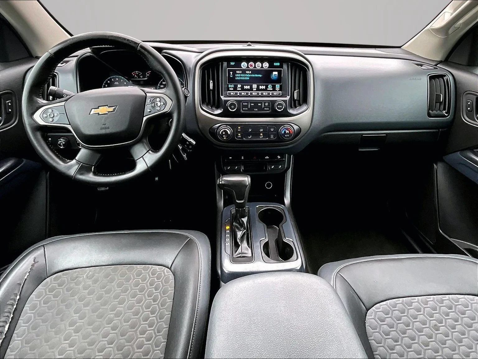 Used 2016 Black Chevrolet Z71 image 17