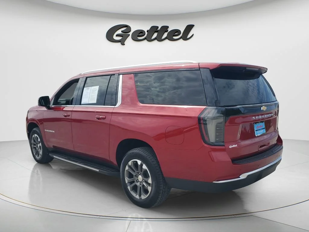 Used 2025 Radiant Red Tintcoat Chevrolet LT image 7