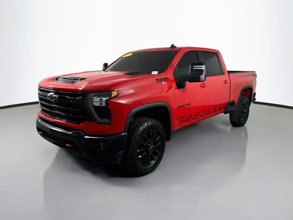 Used 2025 Red Chevrolet LT image 3