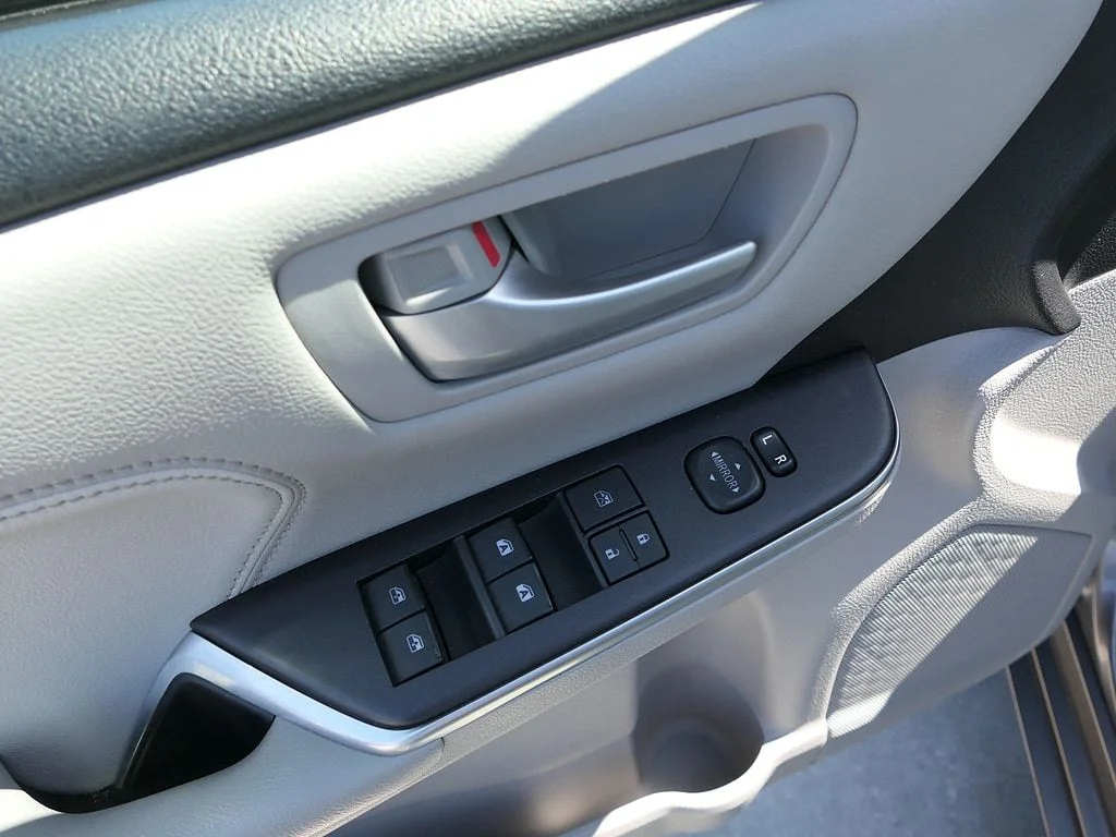 Used 2017 Gray Toyota XLE image 15