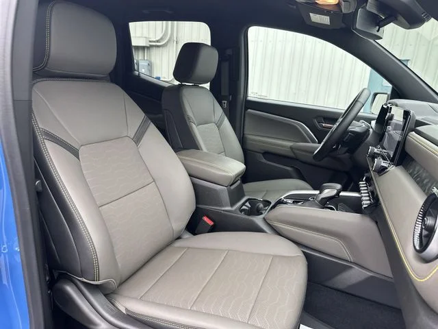 Certified Used 2025 Blue Chevrolet ZR2 image 27