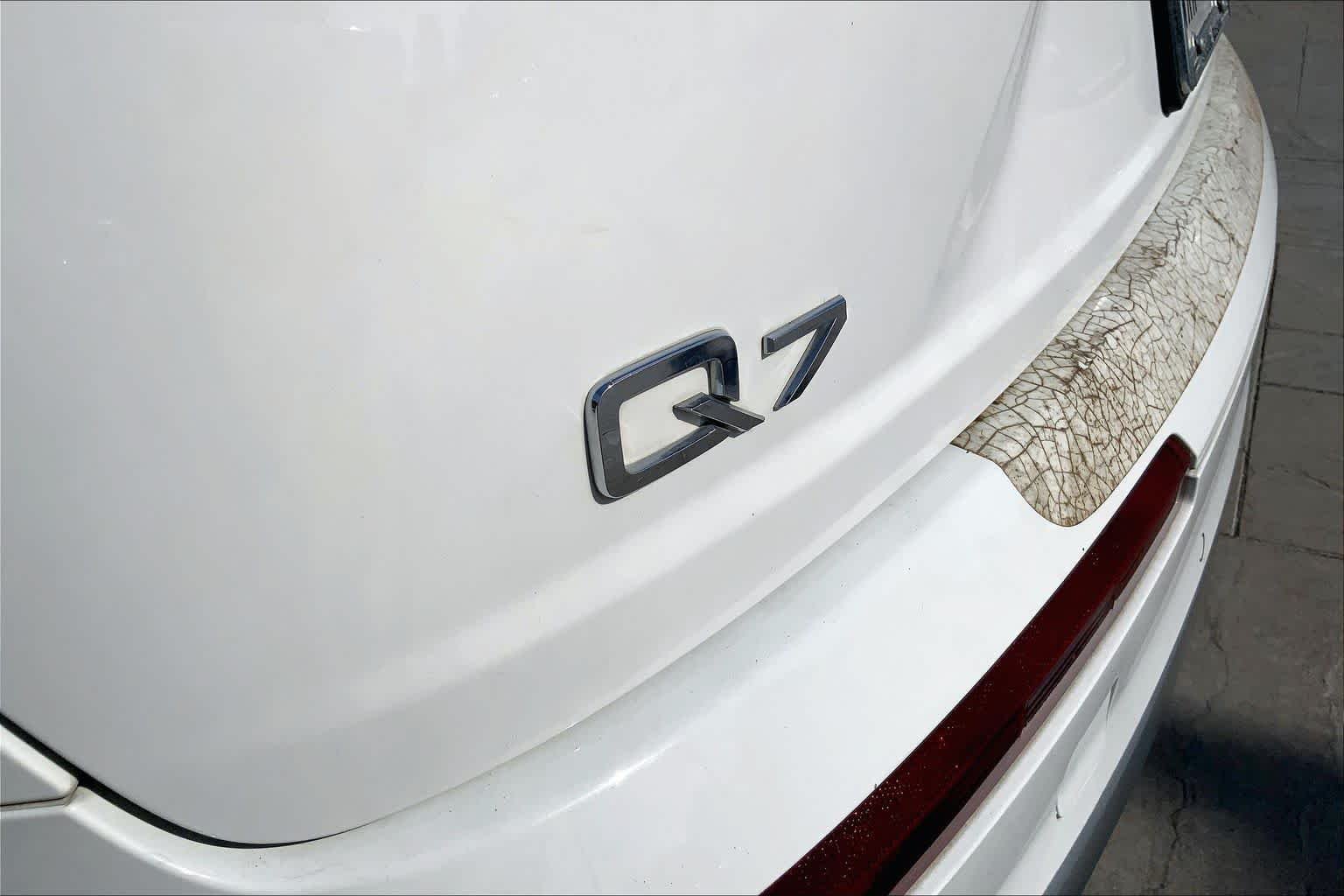 Used 2017 Carrara White Audi Premium Plus image 31