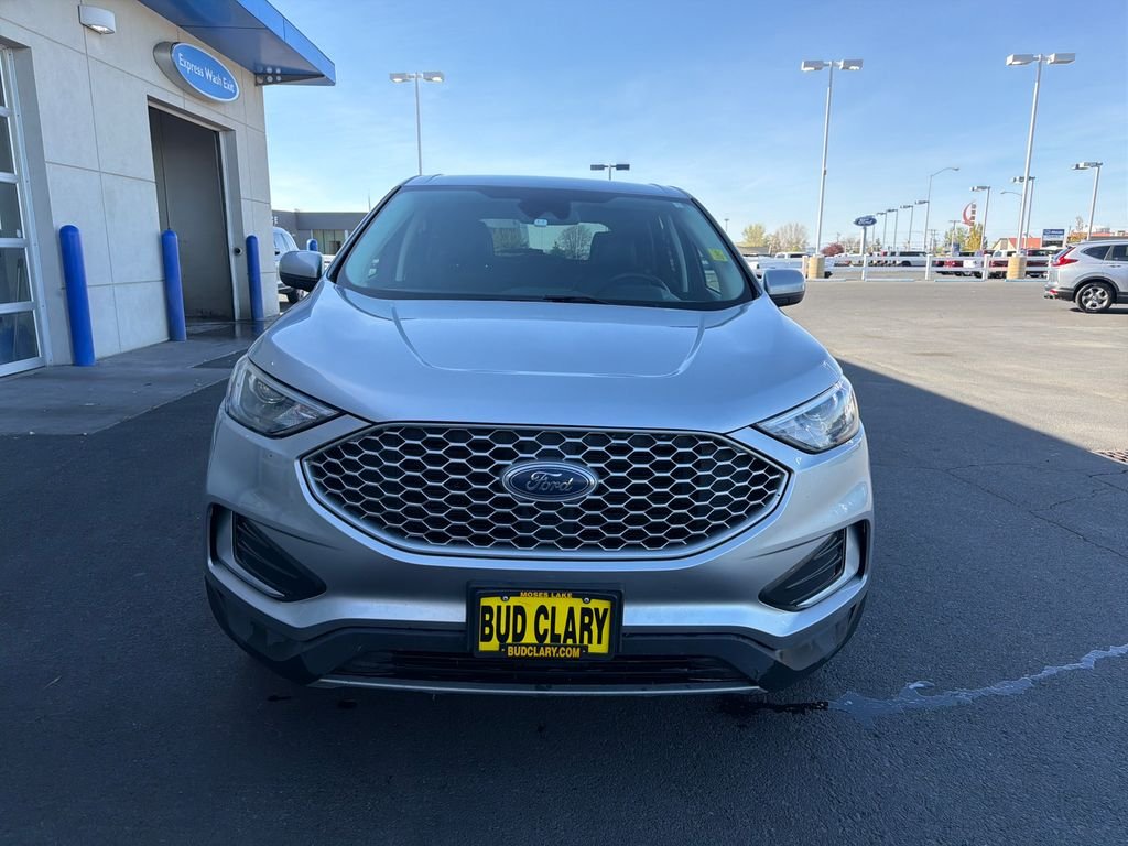 Used 2023 Silver Ford SEL image 8