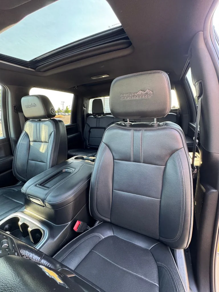 Used 2022 Silver Ice Metallic Chevrolet High Country image 38
