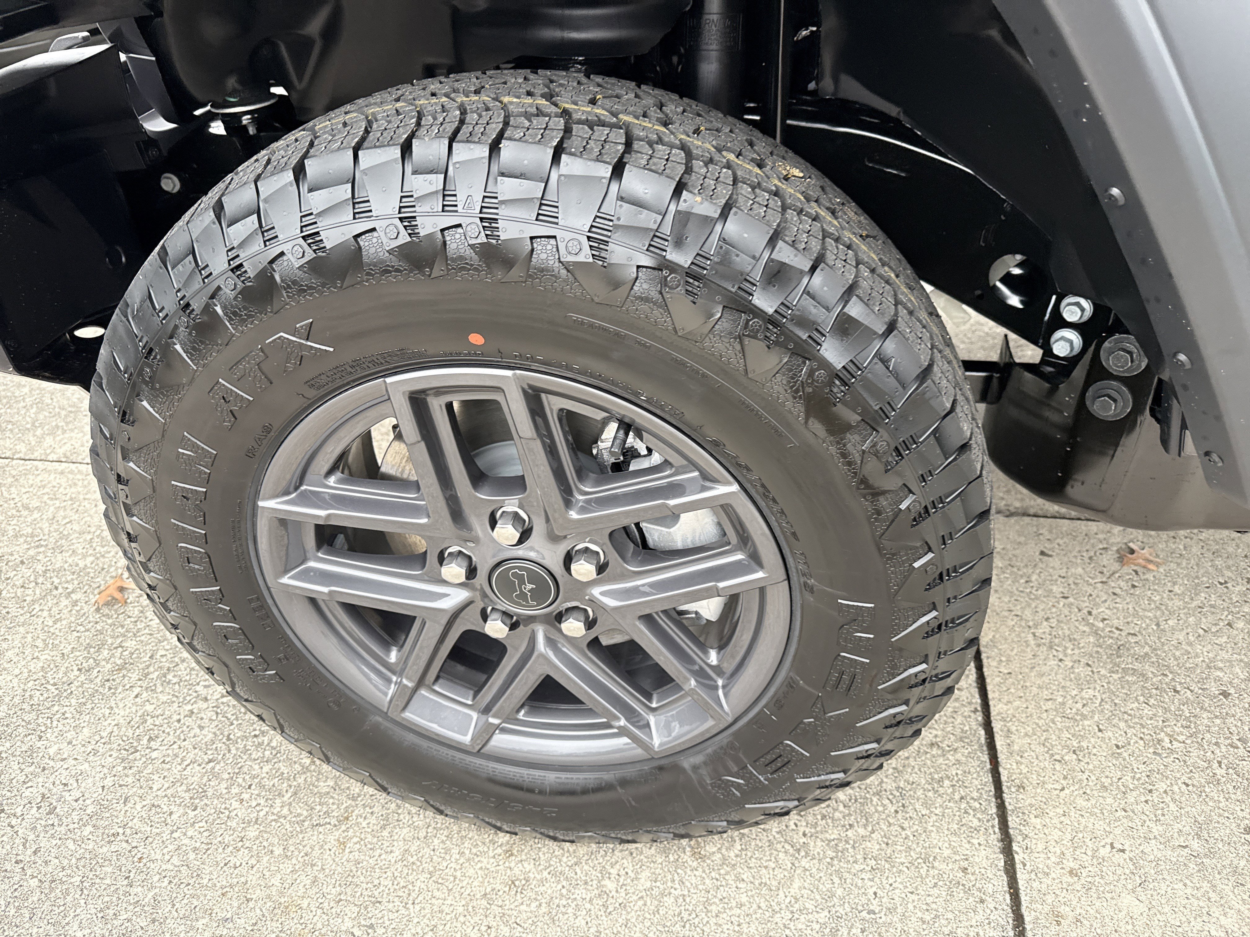 New 2026 Granite Crystal Metallic Clearcoat Jeep Sport S image 11
