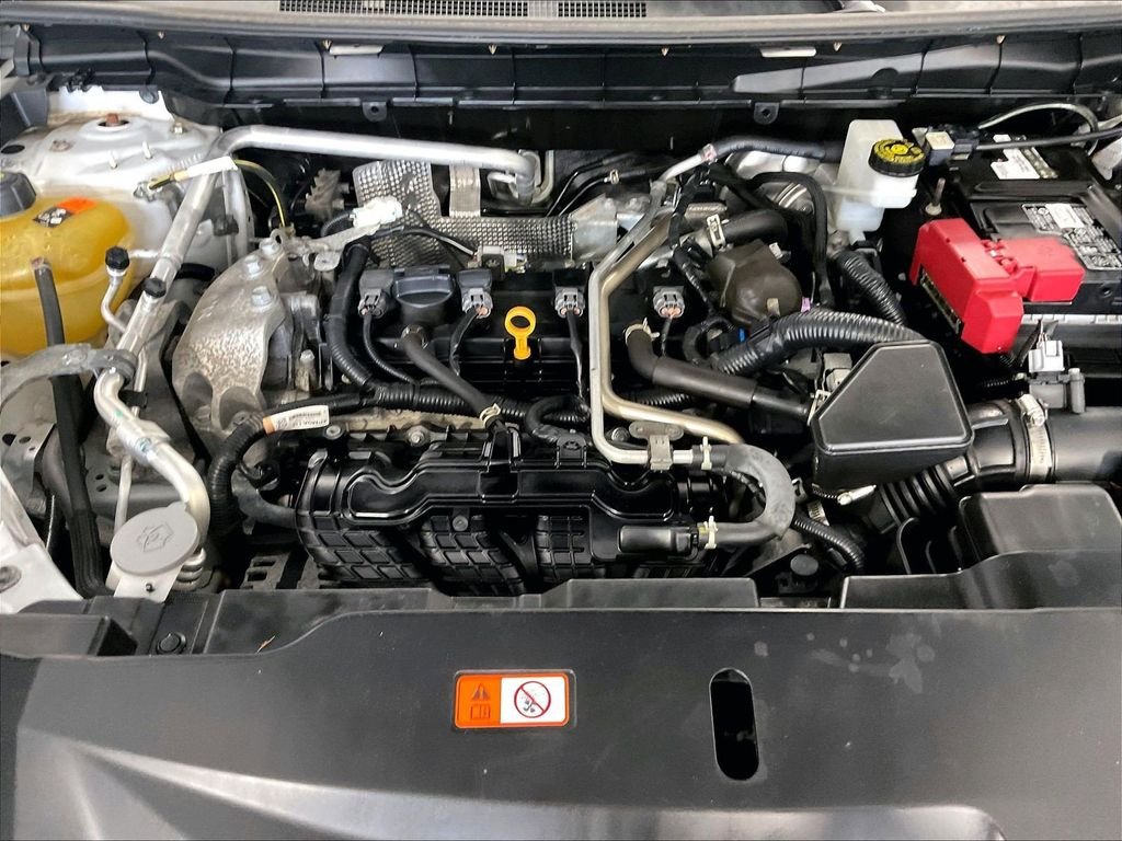 Used 2022 White Mitsubishi SEL image 34