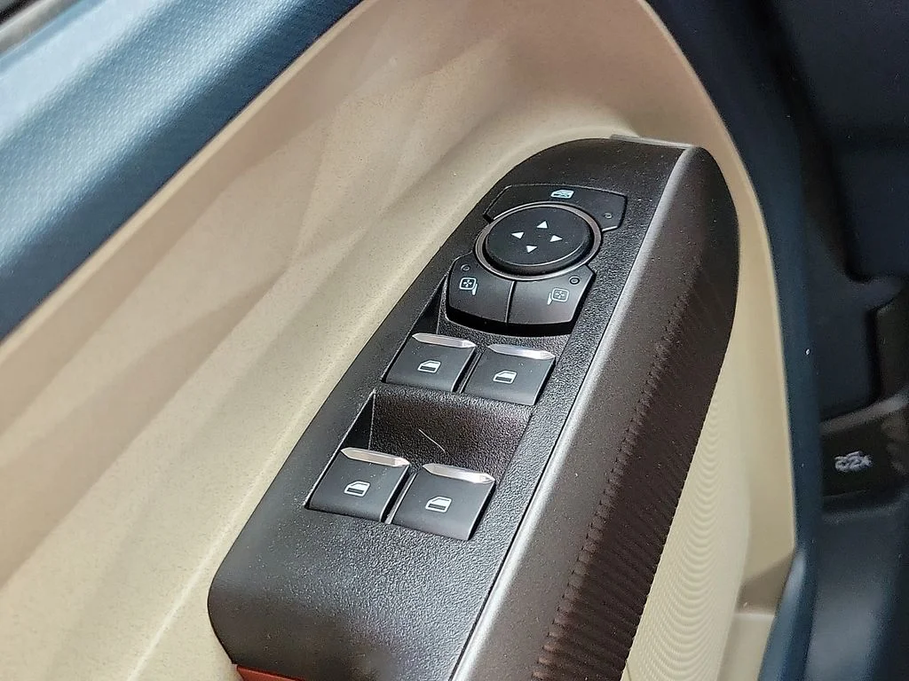 Used 2026 Carbonized Gray Metallic Ford Lariat image 13