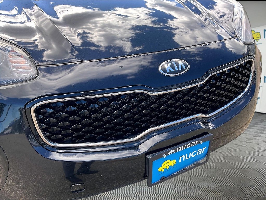 Used 2018 Black Cherry Kia LX image 28