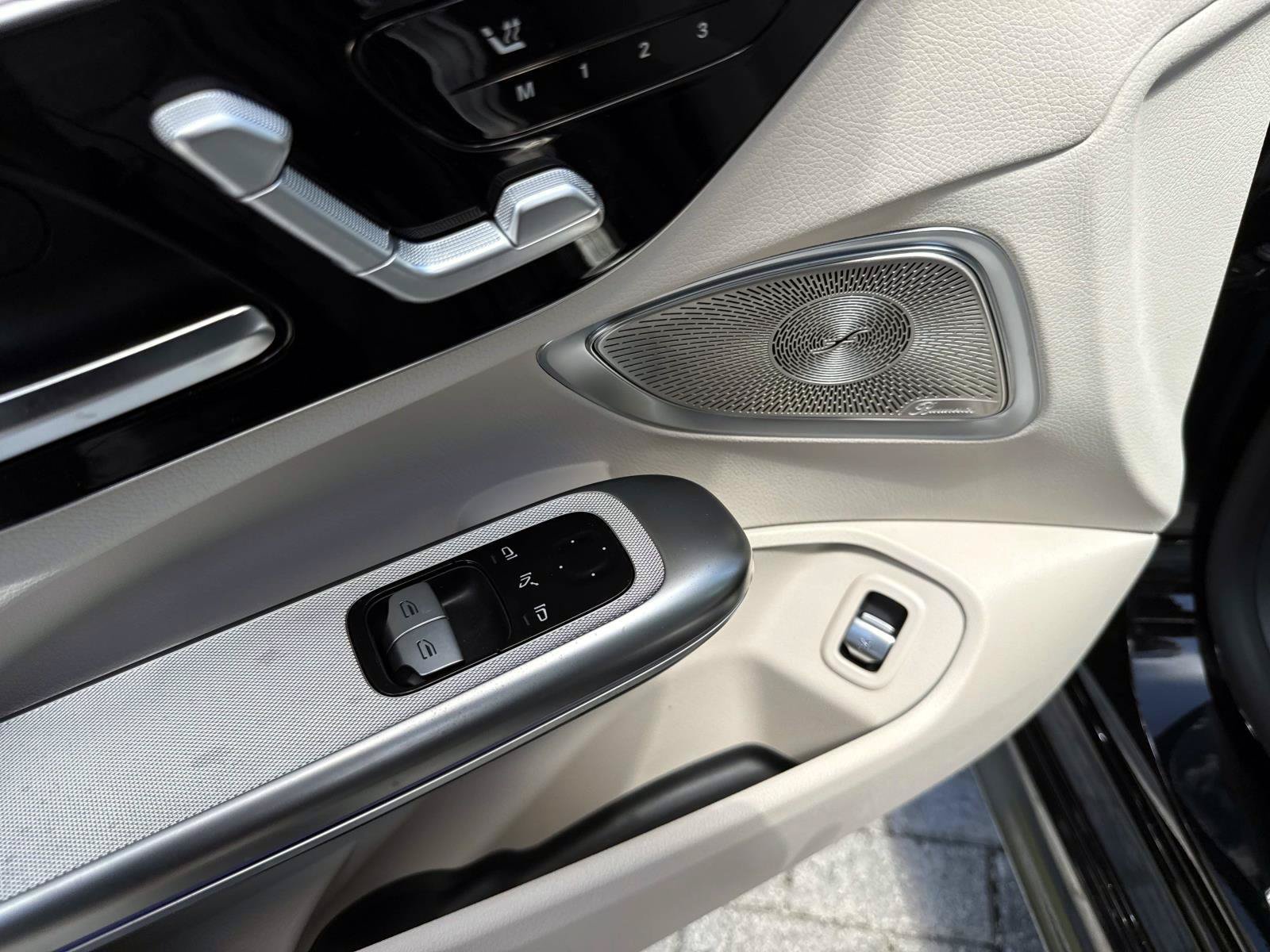 New 2027 Black Mercedes-Benz 300 4MATIC® Coupe image 13