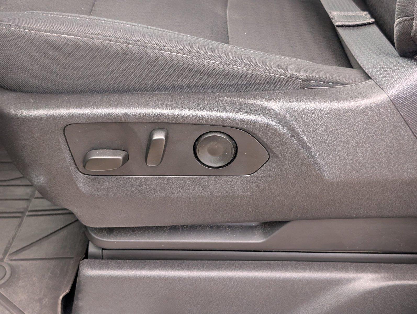 Used 2023 STERLING GRAY METALLIC Chevrolet LT image 18