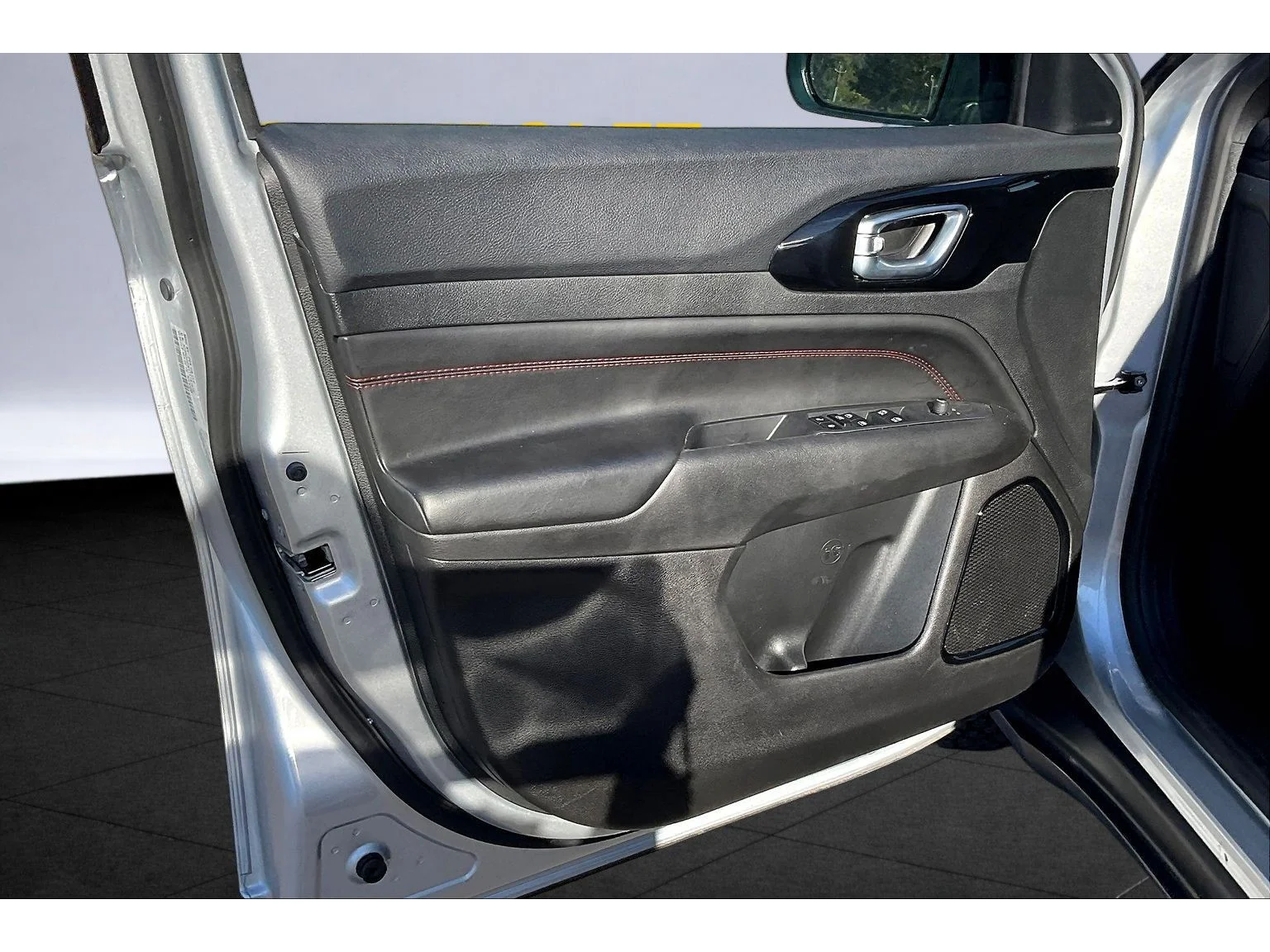 Used 2026 Silver Jeep Trailhawk image 16
