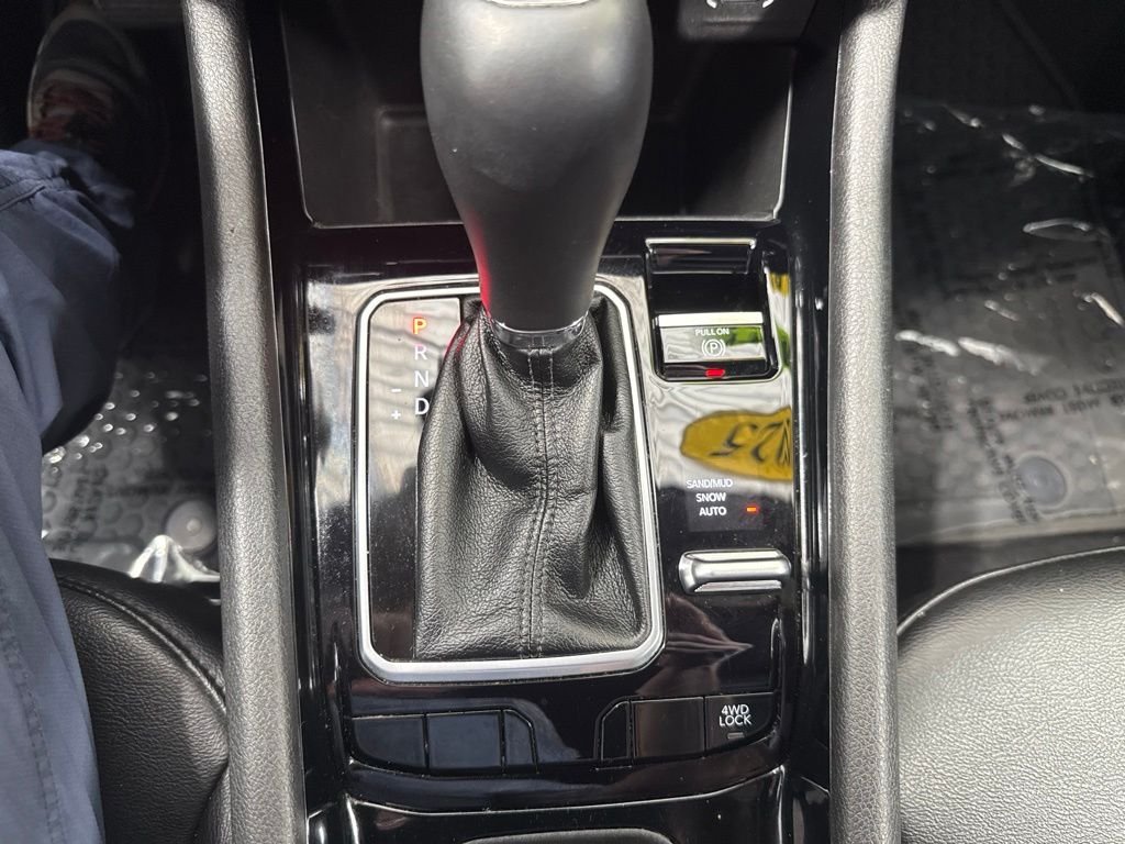 Used 2025 Black Jeep Latitude image 17