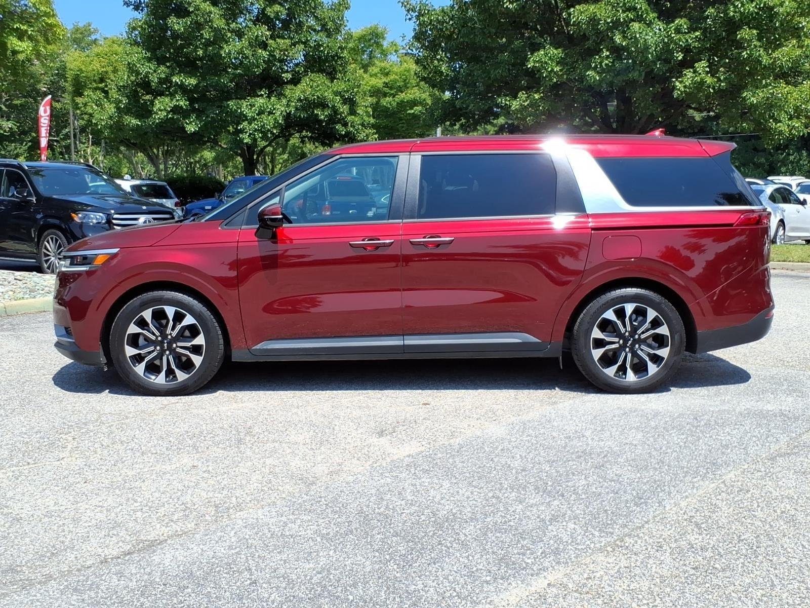 Used 2024 Flare Red Kia EX image 3