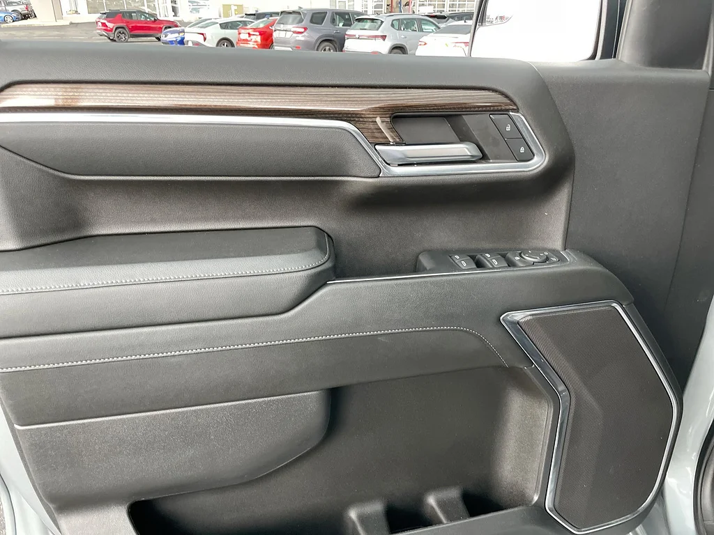 Used 2023 Sterling Gray Metallic Chevrolet LT image 21