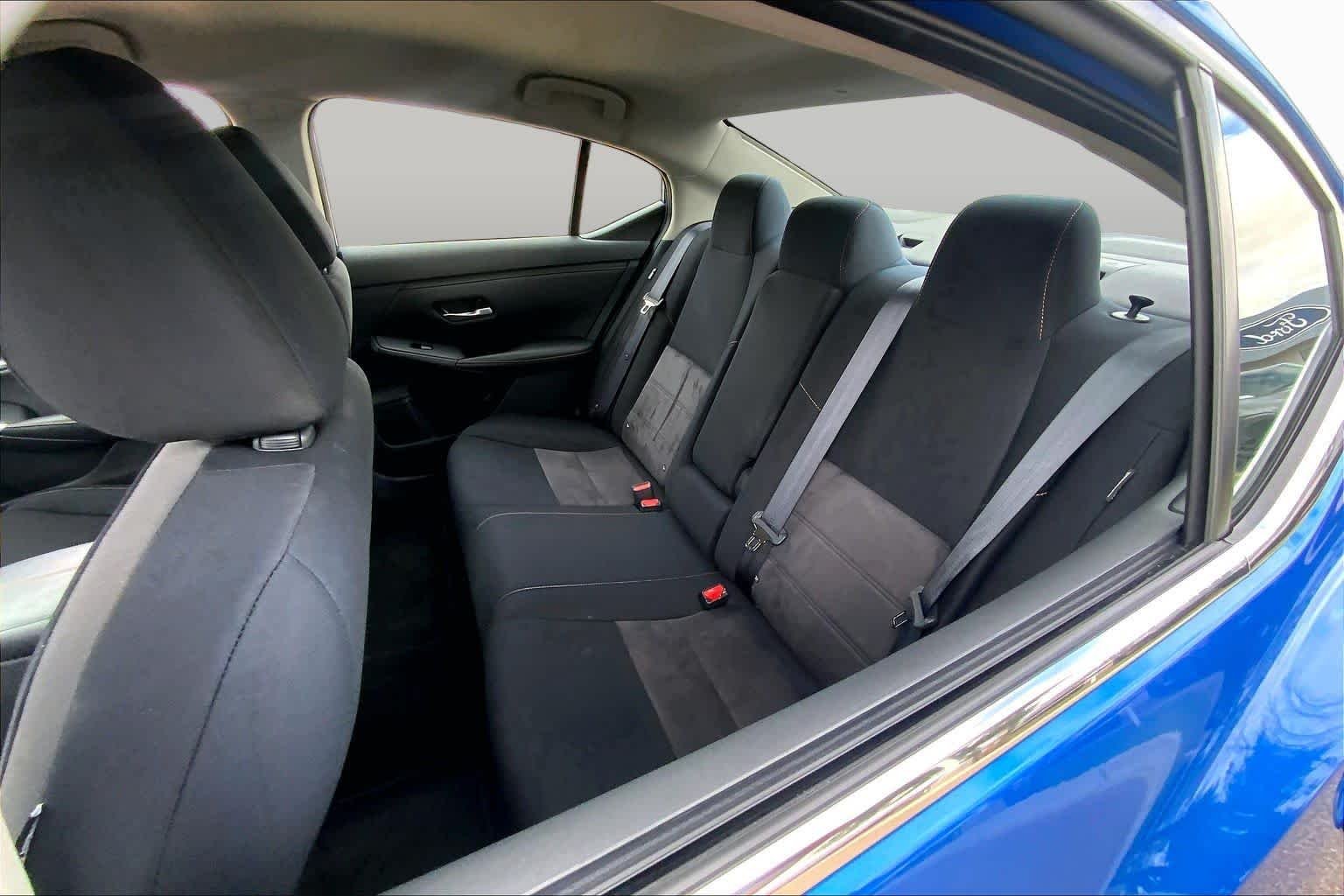Used 2023 Electric Blue Metallic Nissan SR image 21