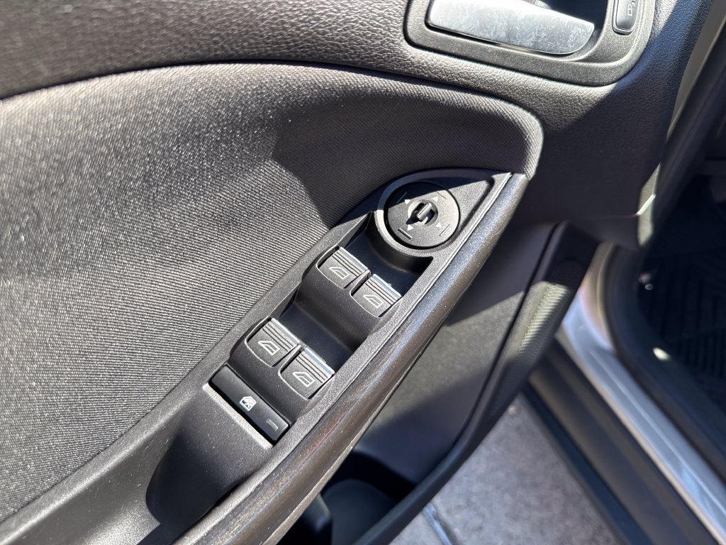 Used 2016  Ford Titanium image 14
