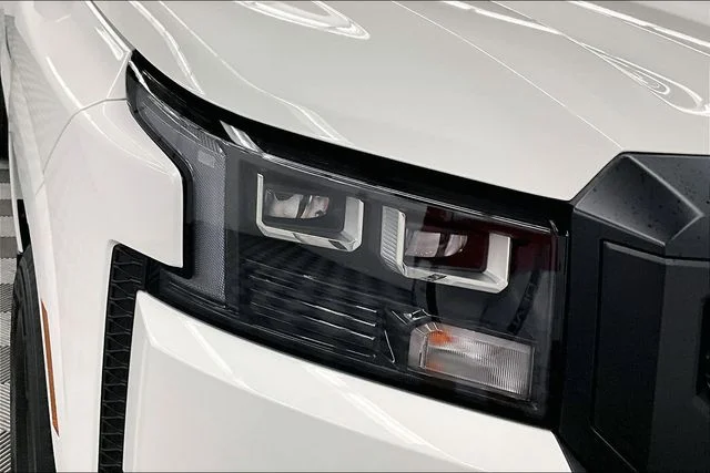 New 2026 Glacier White Nissan S image 14