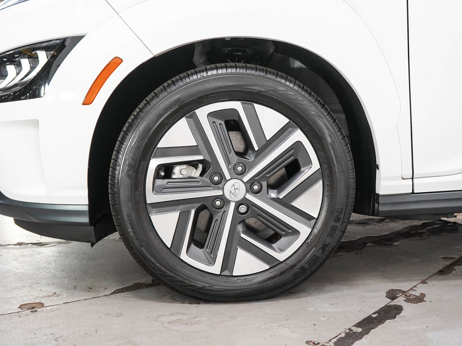 Certified Used 2023 Lunar White Hyundai Limited FWD image 30