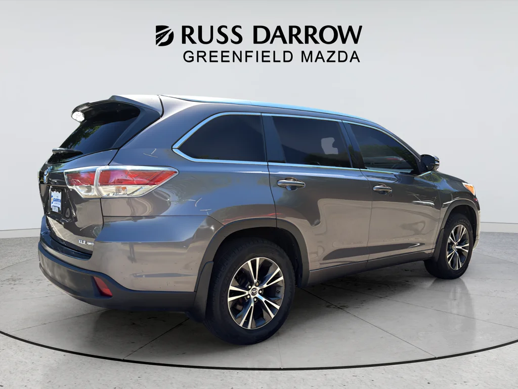 Used 2016 Gray Toyota XLE V6 image 5