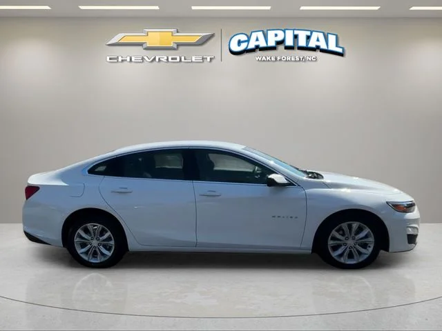 Used 2025 White Chevrolet LT image 6