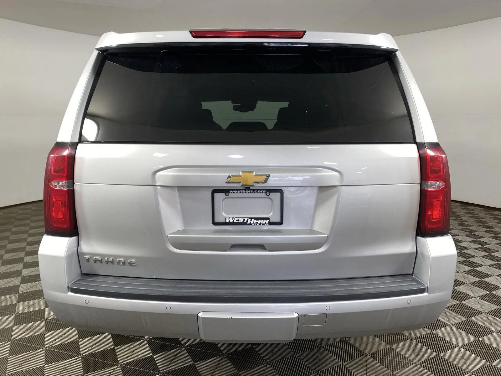 Used 2020 Silver Ice Metallic Chevrolet LT image 6