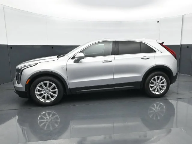 Used 2019 Radiant Silver Metallic Cadillac Luxury image 3