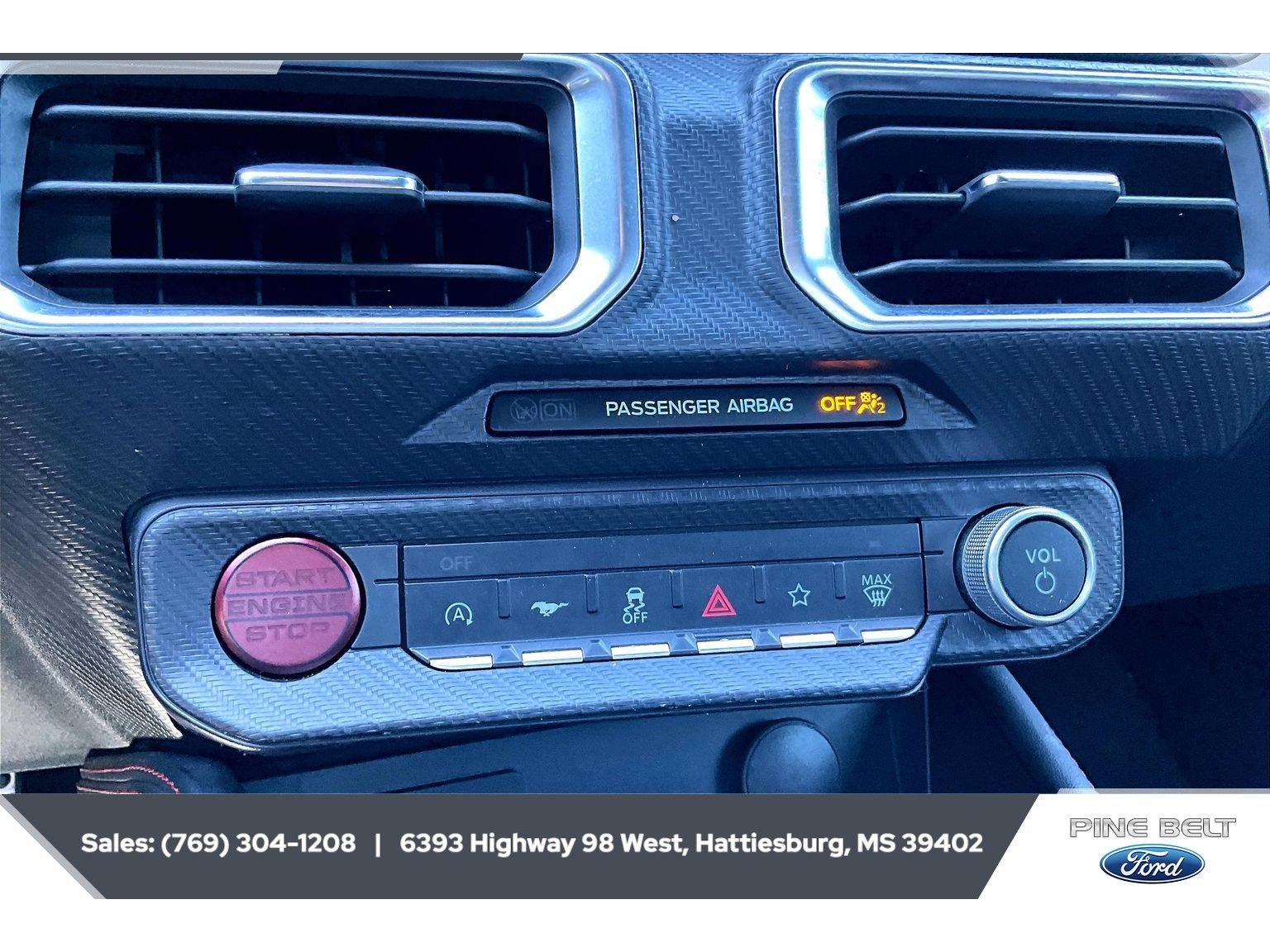 Used 2025 Oxford White Ford GT Premium image 22