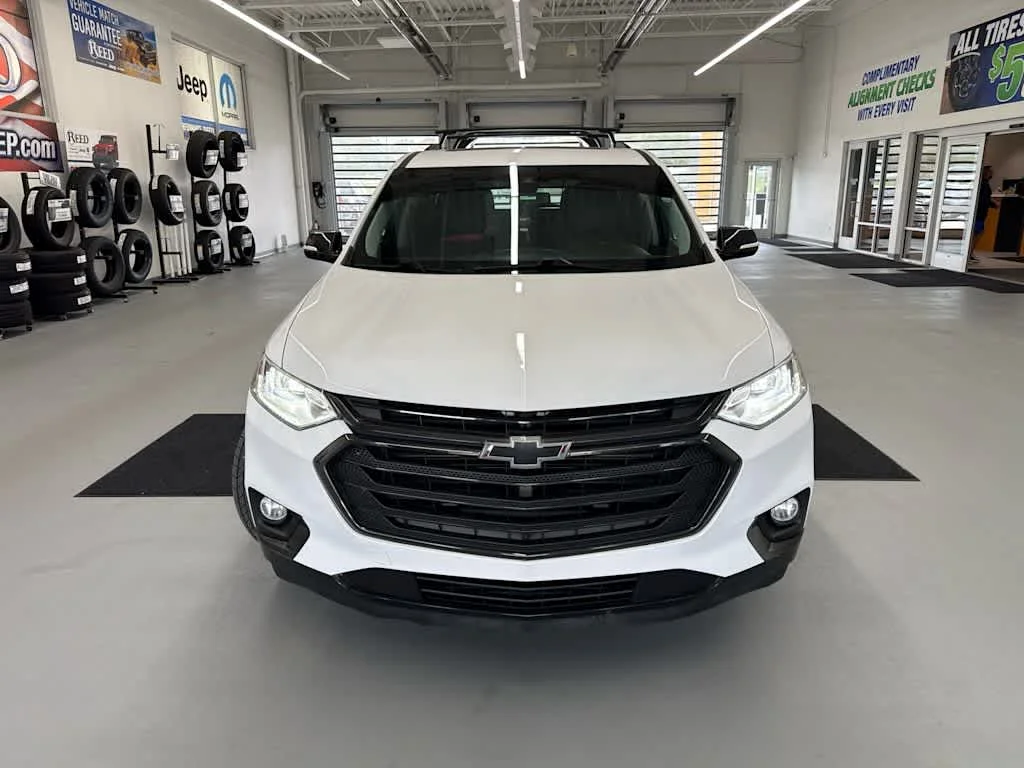 Used 2018 Summit White Chevrolet Premier image 2