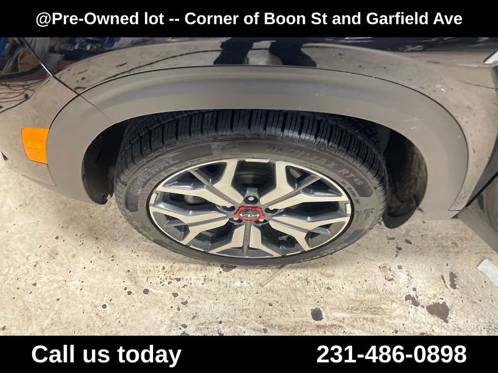 Used 2023 Black Kia SX image 10