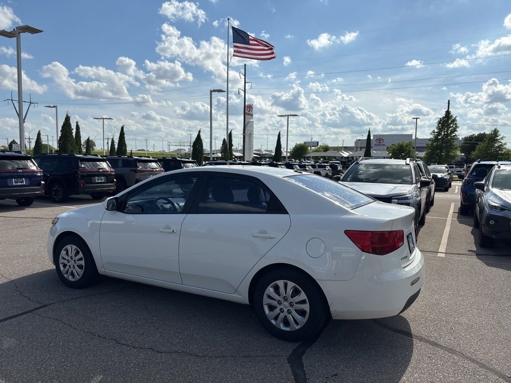 Used 2010 White Kia LX image 5
