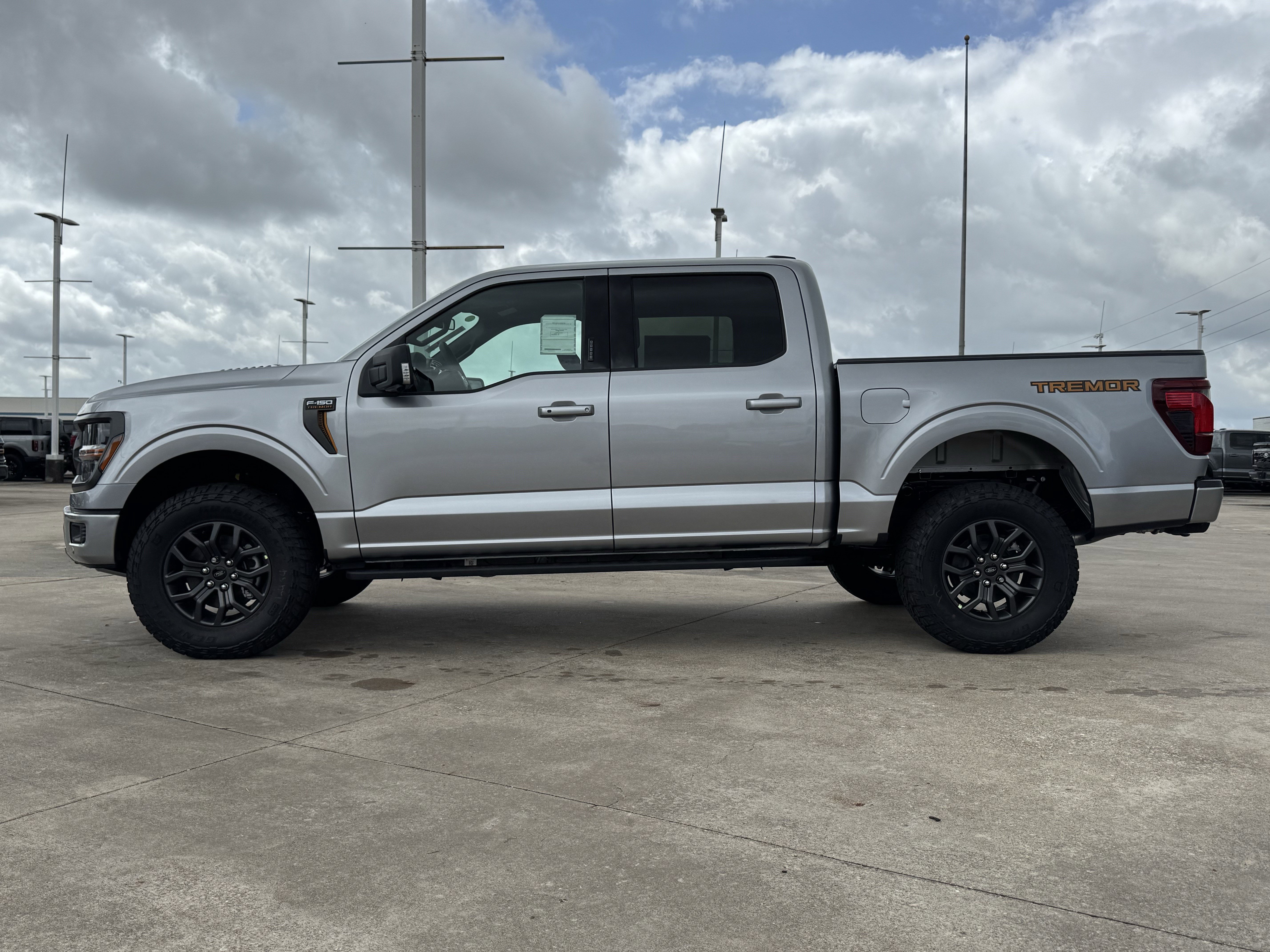 New 2026 Iconic Silver Metallic Ford Tremor image 6